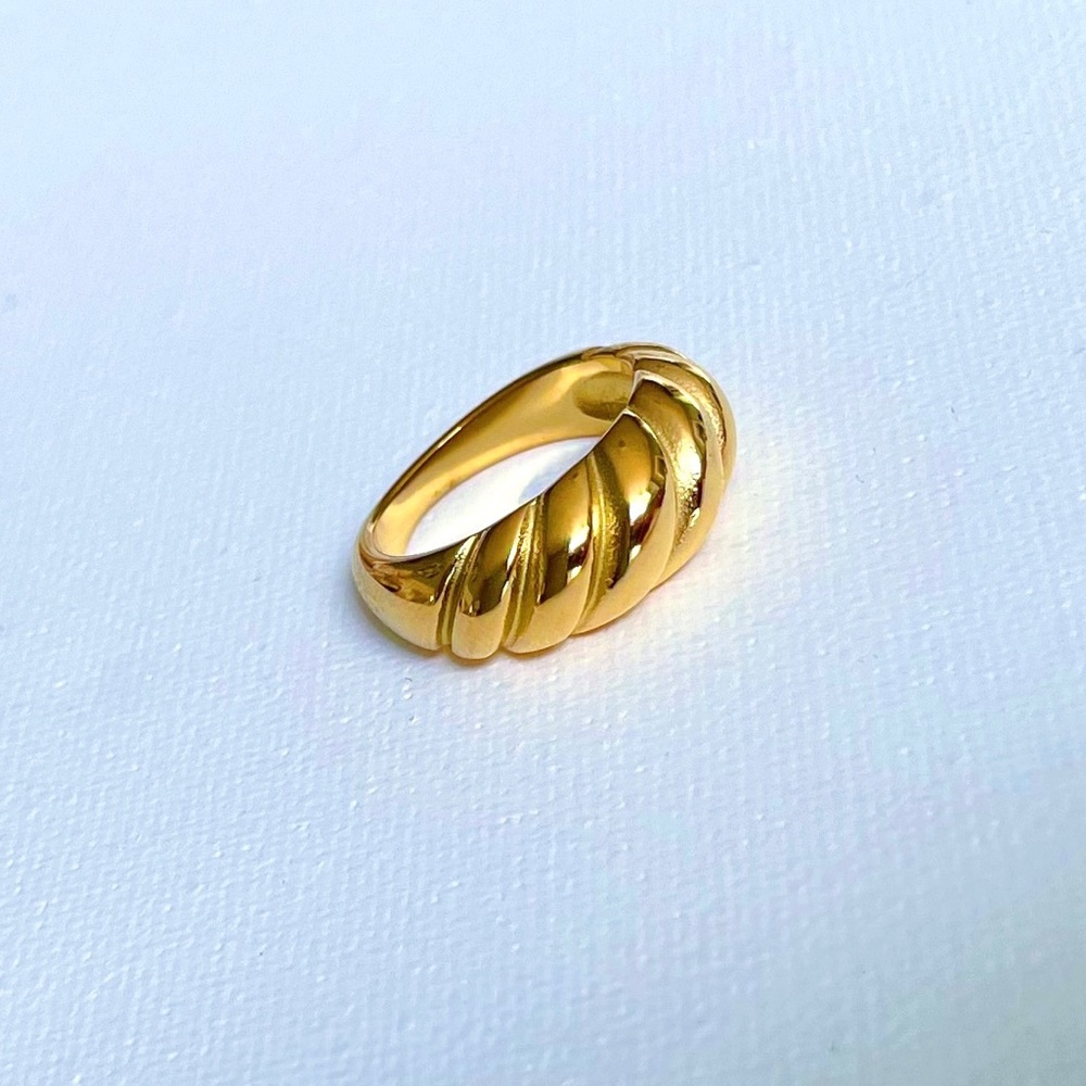 Croissant Dome Ring